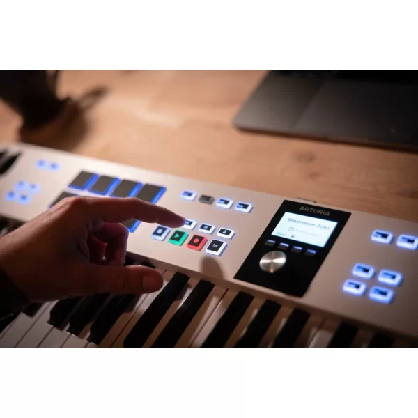 Arturia KeyLab Essential 49 mk3 - Alpine White 3.Nesil Akıllı MIDI Kontrolcü (49 Tuş) - Sınırlı Üretim Full Beyaz Tasarım