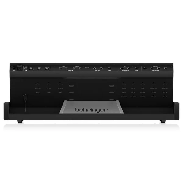 Behringer MS5 Synthesizer