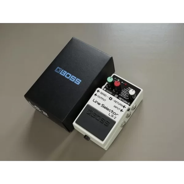 Boss LS-2 Line Selector Compact Pedalı