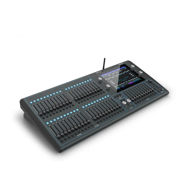 Chamsys QuickQ-30 2048 Kanal Işık Kontrol Masası