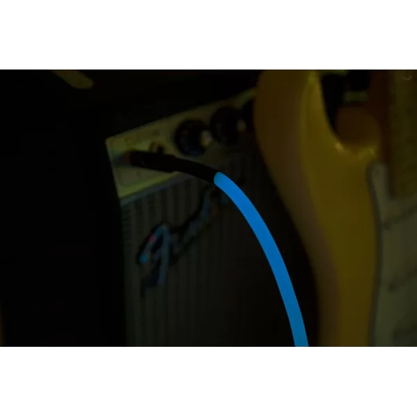 Fender Professional Glow in the Dark Cable 5.5 Metre Mavi Kablo