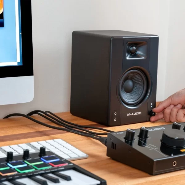M-Audio BX4 BT - Bluetooth 5.0 2 x 25 Watt 4.5 Bluethooth 5.0 bağlantılı Masaüstü Monitör (Çift)