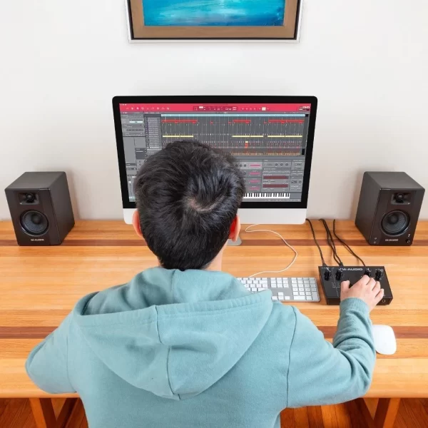 M-Audio BX4 BT - Bluetooth 5.0 2 x 25 Watt 4.5 Bluethooth 5.0 bağlantılı Masaüstü Monitör (Çift)