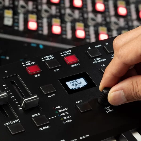M-Audio Oxygen Pro 61 61 tuş, Yarı-ağır tuşe profesyonel USB/MIDI controller - Yeni nesil