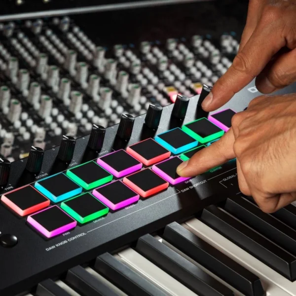 M-Audio Oxygen Pro 61 61 tuş, Yarı-ağır tuşe profesyonel USB/MIDI controller - Yeni nesil
