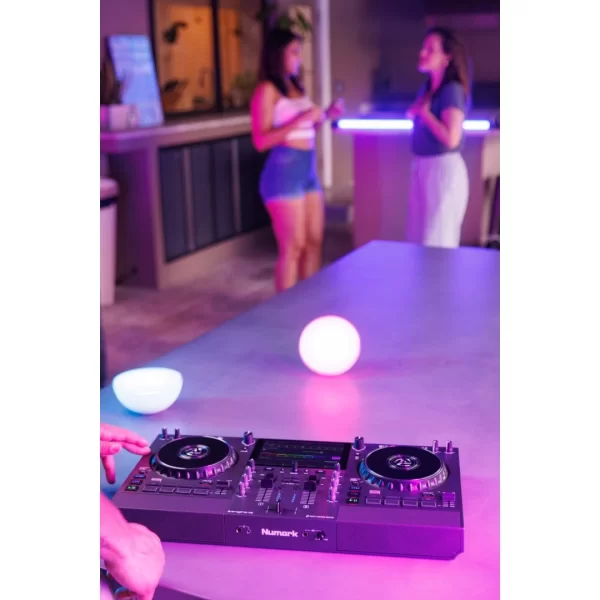 Numark Mixstream Pro Go Pil ile çalışabilen, Amazon Müzik Destekli, Standalone Streaming DJ Kontrolcüsü