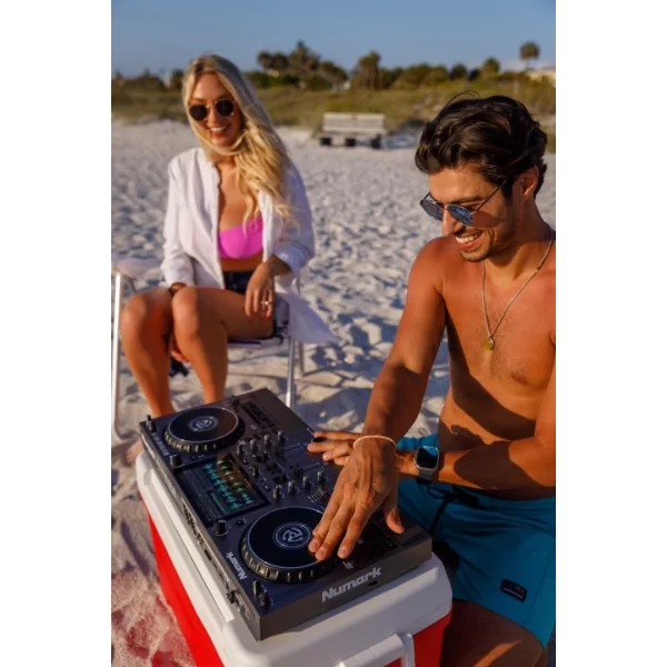 Numark Mixstream Pro Go Pil ile çalışabilen, Amazon Müzik Destekli, Standalone Streaming DJ Kontrolcüsü