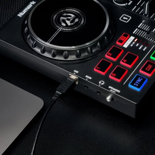 Numark Party Mix Live Bundle PartyMix Live ve HF-175 paketi