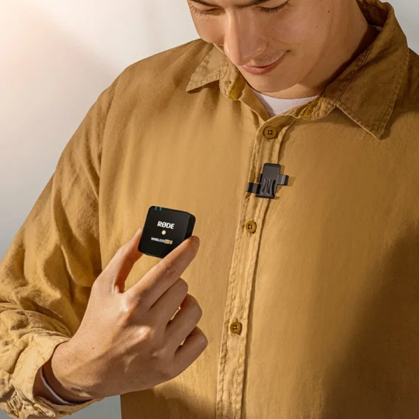 RODE FlexClip GO RODE Wireless serisi üç klips seti.