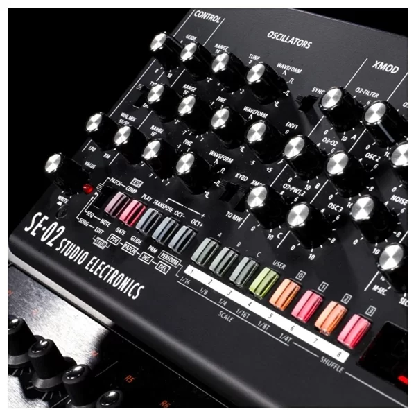 ROLAND SE-02 Analog Synthesizer