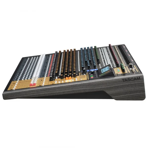 Tascam MODEL 2400 16-kanal Ses Mikseri, 24-Track SD Kart Kaydedici