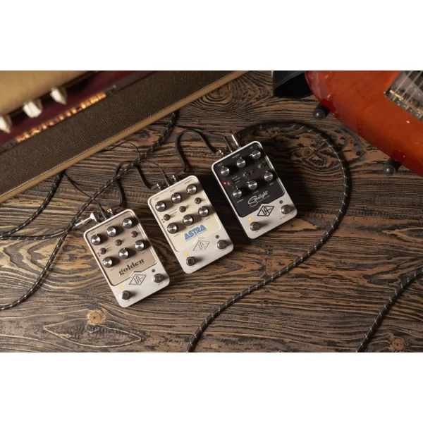 Universal Audio Astra Modulation Machine Pedal 50lerin Klasik Amerikan Tüplü Amplifikatörü
