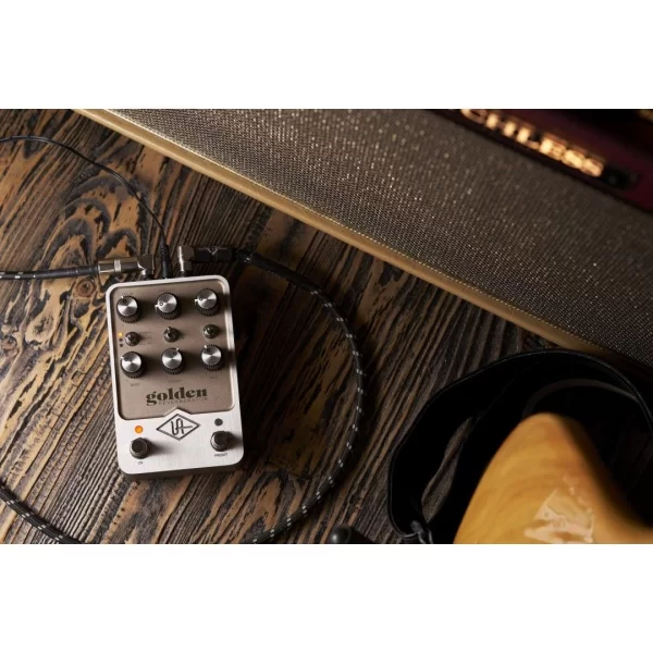 Universal Audio Golden Reverberator Pedal Vintage Reverb Stompbox