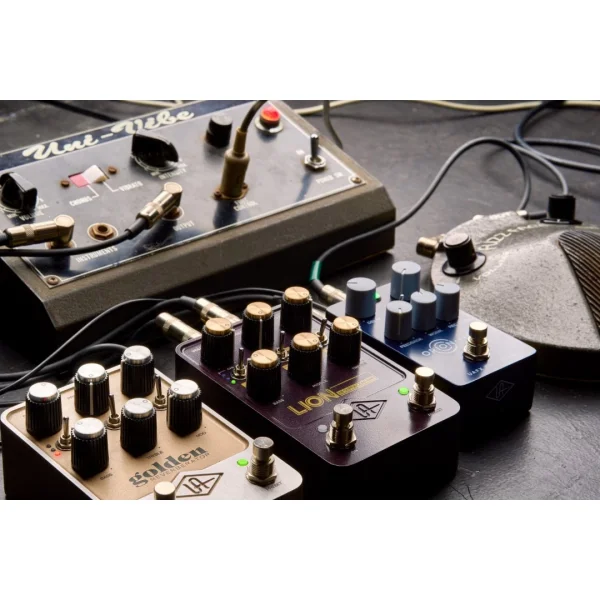 Universal Audio UAFX Lion 68 Super Lead Amp UAFX Lion 68 Super Lead Amp