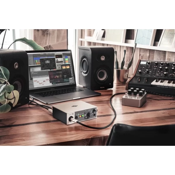 Universal Audio Volt 1 Yeni nesil 24-bit / 192 kHz, 1-Giriş / 2-Çıkış, 610 MicPre Modellemeli, USB-C Ses Kartı