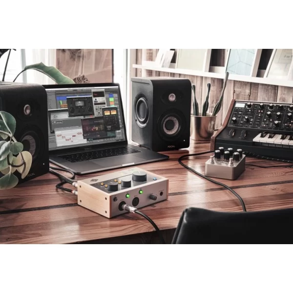 Universal Audio Volt 276 Yeni nesil 24-bit / 192 kHz, 2-Giriş / 2-Çıkış, 610 MicPre ve 1176 Compressor Modellemeli, USB-C Ses Kartı