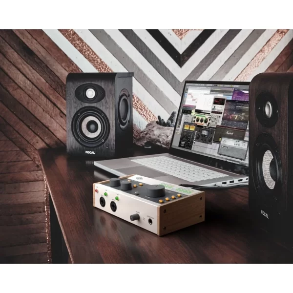 Universal Audio Volt 476 Yeni nesil 24-bit / 192 kHz, 4-Giriş / 4-Çıkış, 610 MicPre ve 1176 Compressor Modellemeli, USB-C Ses Kartı