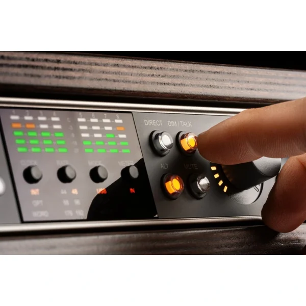 Universal Audio Volt 876 USB Kayıt Stüdyosu, 8 Mikrofon Preamp Ses Kartı