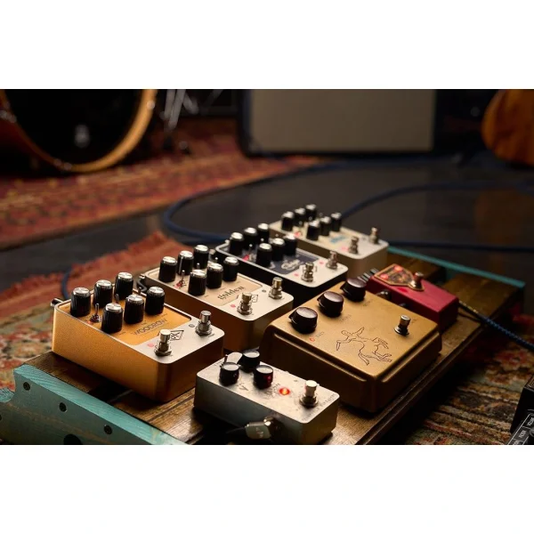Universal Audio Woodrow 55 Instrument Amplifier Pedal 50lerin Klasik Amerikan Tüplü Amplifikatörü