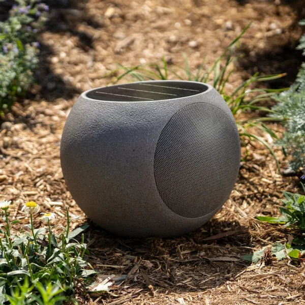 Victrola Zen – Kablosuz Dış Mekan Bluetooth Güneş Enerjili Hoparlör – IP65 Hava Koşullarına Dayanıklı, Güneş Enerjisiyle Şarj, Auracast Kullanarak Çoklu Hoparlör Bağlantısı (Tekli, Taş Rengi)