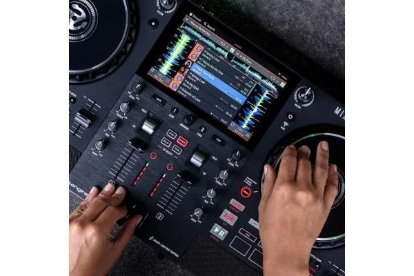 Numark Mixstream PRO PLUS 2 kanal, Standalone, Hoparlörlü Streaming DJ Kontroller