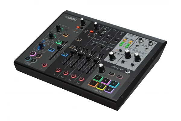 Yamaha AG08 8 Kanallı Yayın Mikseri (Black)