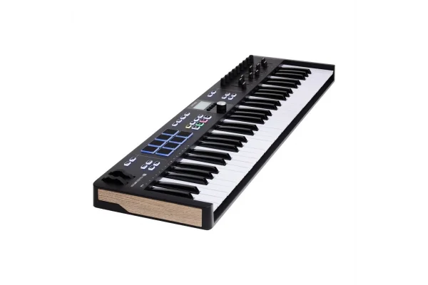 Arturia KeyLab Essential 61 mk3 - Alpine White 3.Nesil Akıllı MIDI Kontrolcü (61 Tuş) - Sınırlı Üretim Full Beyaz Tasarım