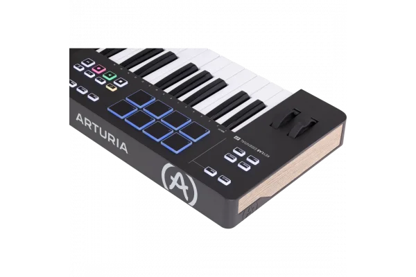 Arturia KeyLab Essential 61 mk3 - Alpine White 3.Nesil Akıllı MIDI Kontrolcü (61 Tuş) - Sınırlı Üretim Full Beyaz Tasarım