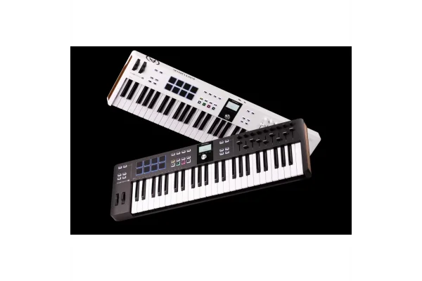 Arturia KeyLab Essential 61 mk3 - Alpine White 3.Nesil Akıllı MIDI Kontrolcü (61 Tuş) - Sınırlı Üretim Full Beyaz Tasarım