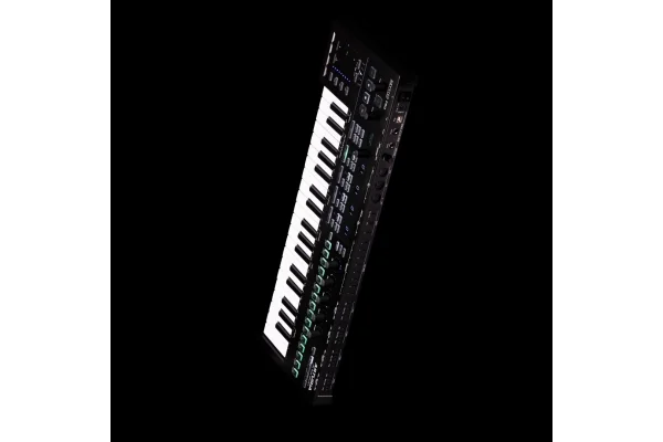 Arturia KeyStep Pro Chroma Gelişmiş 37-tuş Keyboard / Controller / Sequencer Chroma Edition