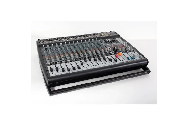 Behringer PMP6000, 1600W 20 Kanal Power Mikser