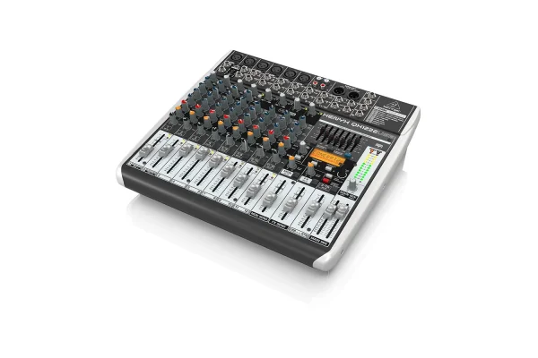 Behringer QX1222USB, Analog Mikser