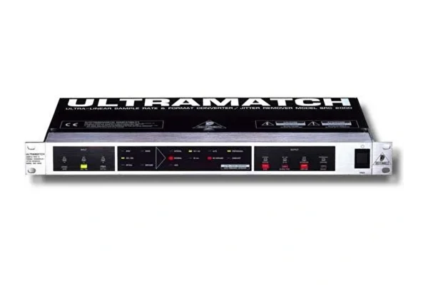 Behringer SRC2000 Ultramatch Ultra Doğrusal Örnekleme Hızı/Format Dönüştürücü ve Jitter Giderici