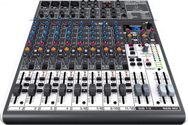Behringer X1622USB, 16-Kanal 2/2-Bus Analog Mikser