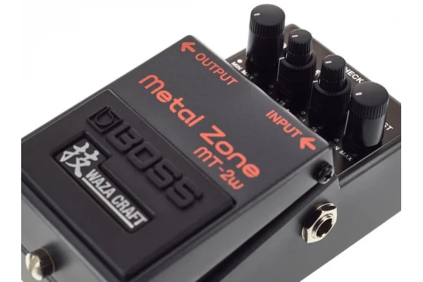 BOSS MT-2W Waza Metal Zone Distortion Pedalı