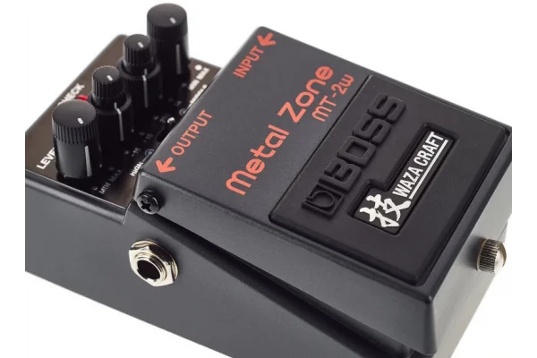 BOSS MT-2W Waza Metal Zone Distortion Pedalı