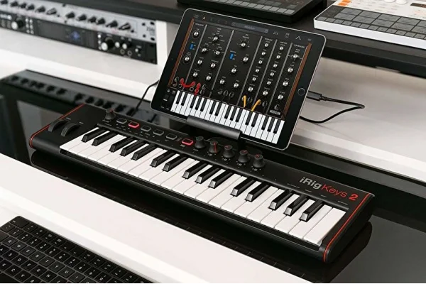 IK Multimedia iRig Keys 2 Pro 37-Tuşlu MIDI Klavye (iOS, Android, Mac &  PC)