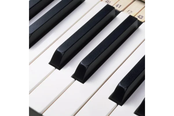 KAWAI K-500 M/PEP Parlak Siyah Duvar Piyanosu 130 cm