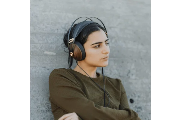 Meze Audio 99 CLASSICS Walnut Gold Closed-Back Kulaklık