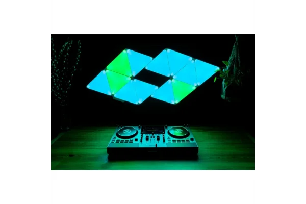 Numark Mixstream Pro Go Pil ile çalışabilen, Amazon Müzik Destekli, Standalone Streaming DJ Kontrolcüsü