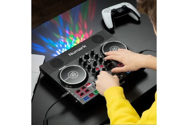 Numark Party Mix Live Bundle PartyMix Live ve HF-175 paketi