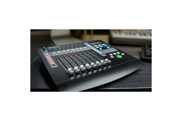 PreSonus FaderPort 8 DAW`lar için 8 motorize fader`li transport remote