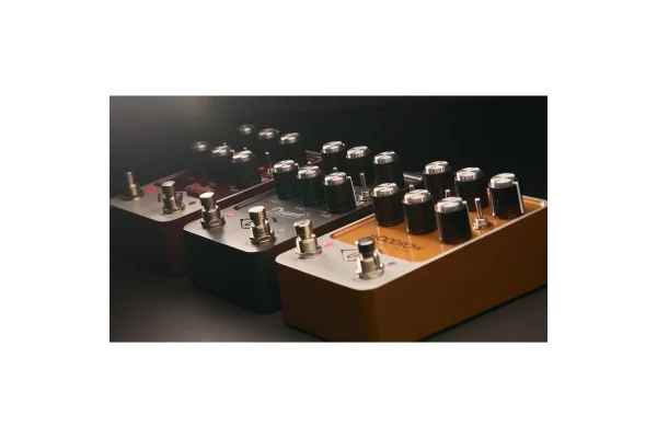 Universal Audio UAFX Dream 65 Reverb Amplifier Pedalı