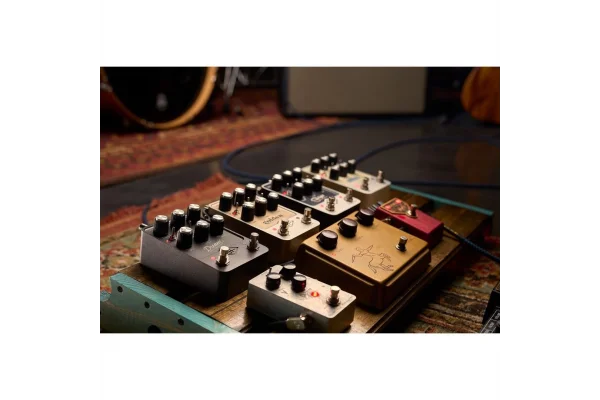 Universal Audio UAFX Dream 65 Reverb Amplifier Pedalı
