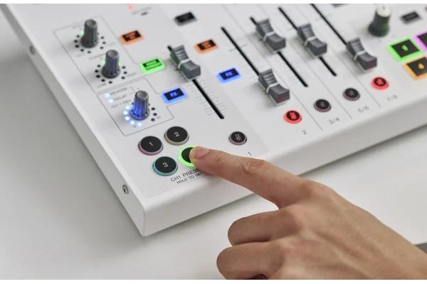 Yamaha AG08 8 Kanallı Yayın Mikseri (white)