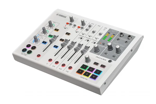 Yamaha AG08 8 Kanallı Yayın Mikseri (white)
