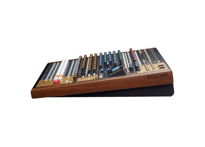 Tascam MODEL 16 Analog-Dijital Mixer