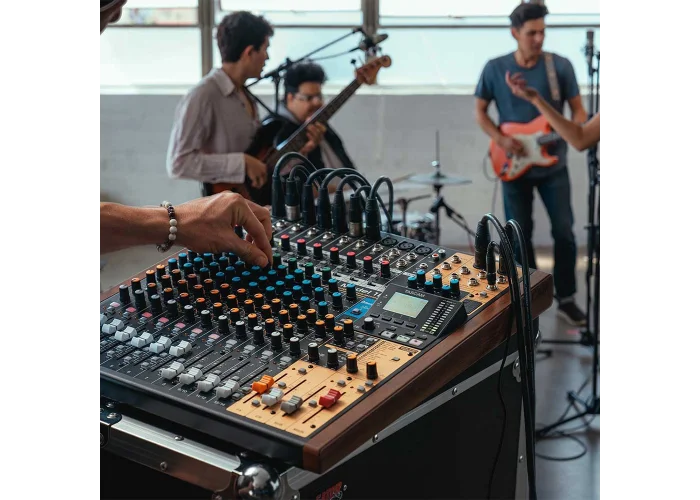 Tascam MODEL 16 Analog-Dijital Mixer