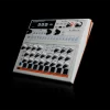 Arturia Drumbrute Impact 1984 10 sesli analog bir davul makinesi, yeni ve sade kırık beyaz estetiğiyle yeniden tasarlandı