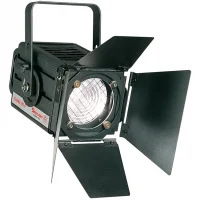 Spotlight COM-05 F 500 / 650W Fresnel Spot, 7˚ - 62˚
